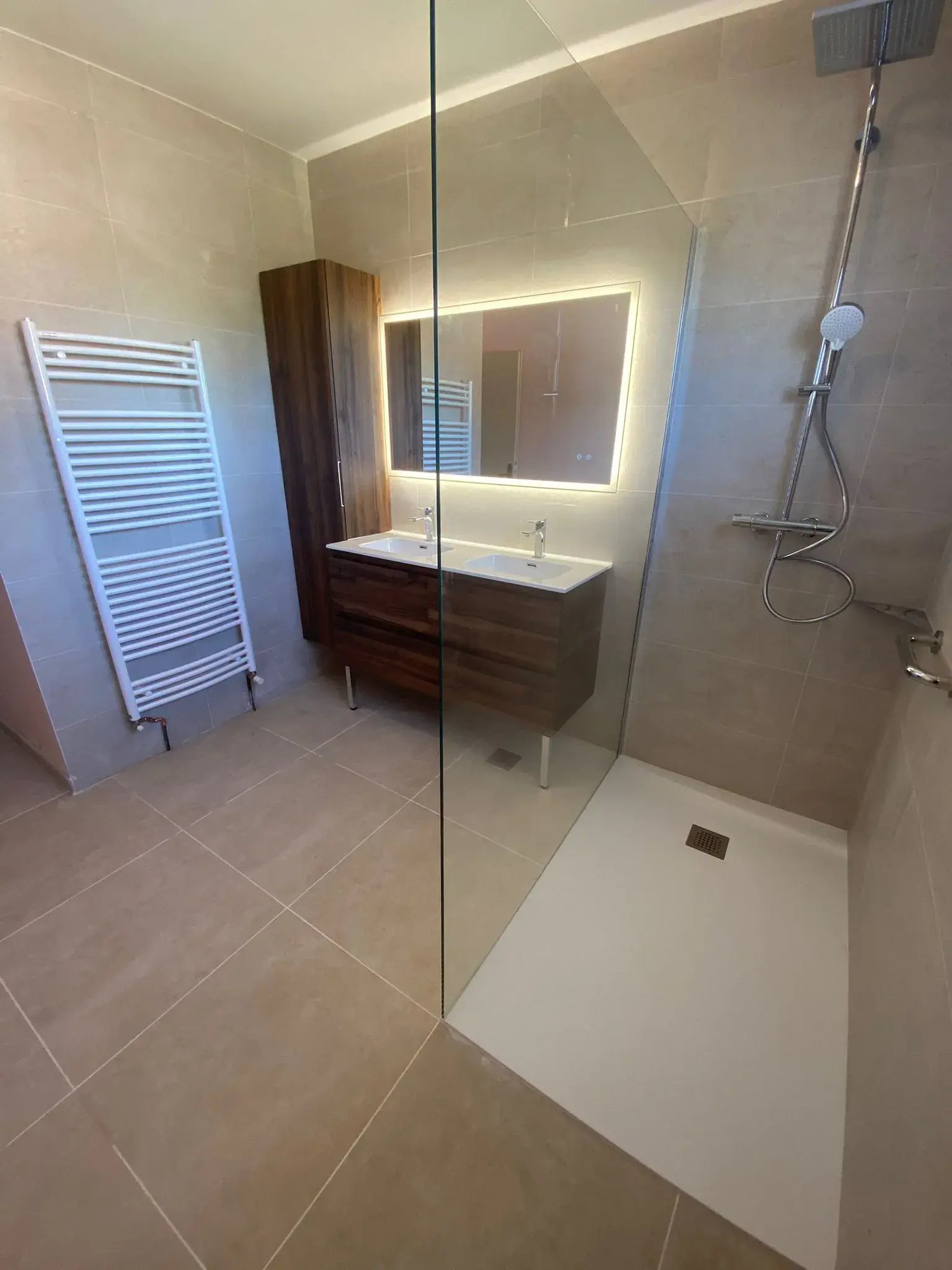 Salle de bain senior sécurisée - Bernard Crouzet- Seniors Equipements Confort