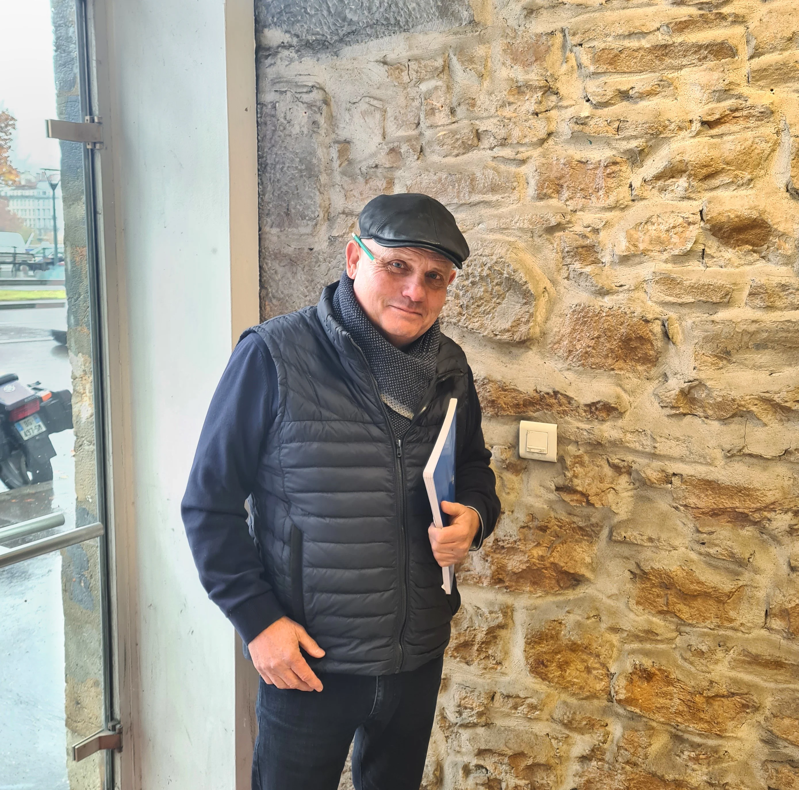 Bernard Crouzet, artisan spécialiste douches seniors sur-mesure